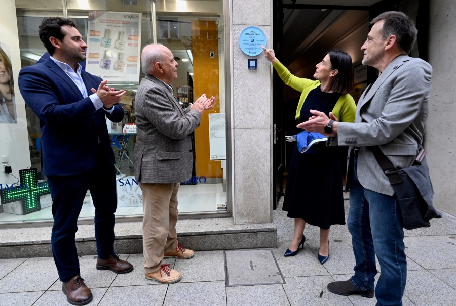 El Ayuntamiento de Santander rinde homenaje a José Estrañi en la Ruta de Ilustres
